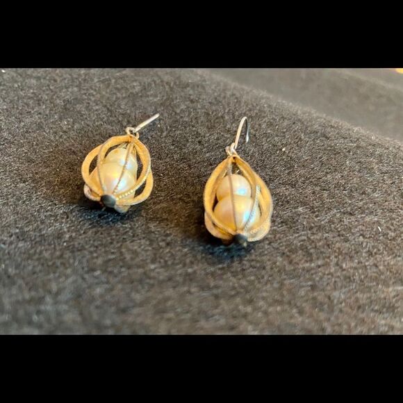Vintage 60s Caged Pearl Drop Earrings - Picture 4 of 8